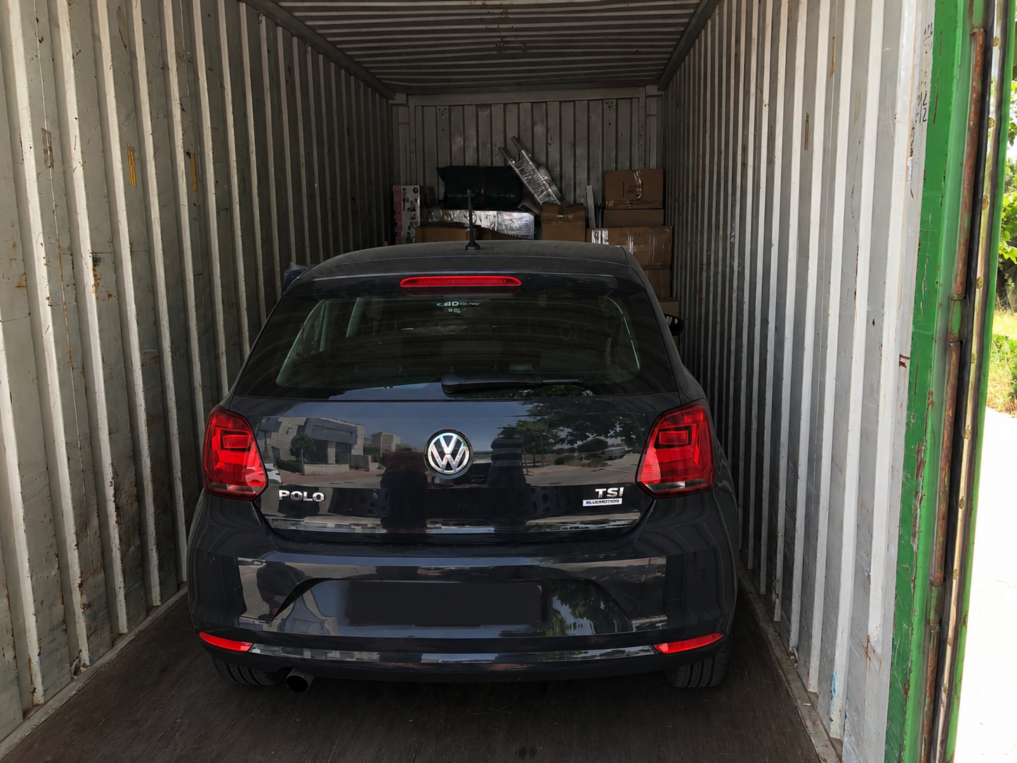 Auto im Container transportieren Bild 3